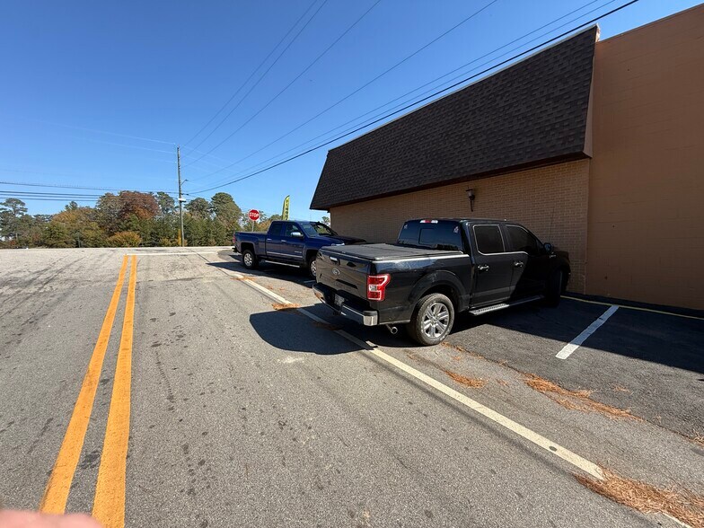 More Photos Of 1590 N Columbia St, Milledgeville Freestanding For Sale