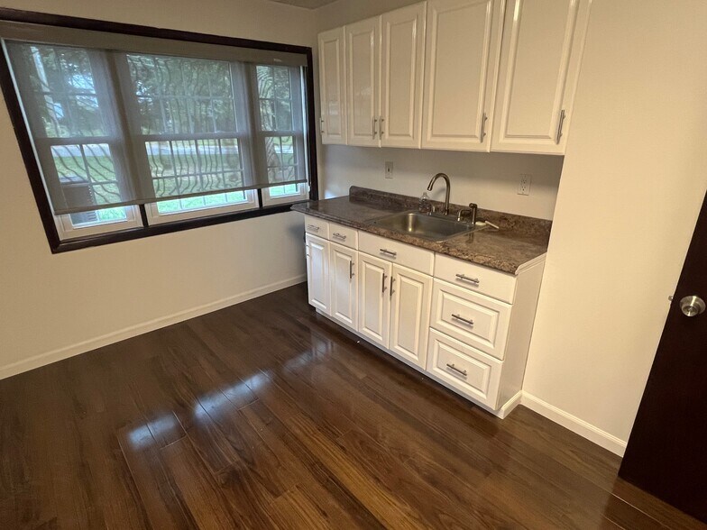 More Photos Of 904 Pompton Ave, Cedar Grove Medical For Lease