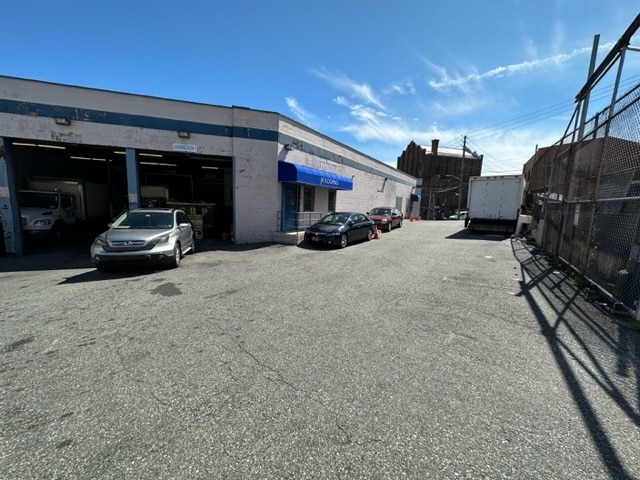 More Photos Of 221 Washington St, Mount Vernon Warehouse For Sale