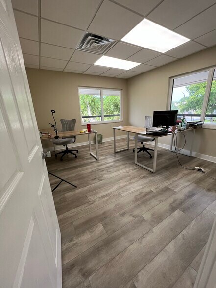 More Photos Of 7480 Fairway Dr, Miami Lakes Medical For Lease
