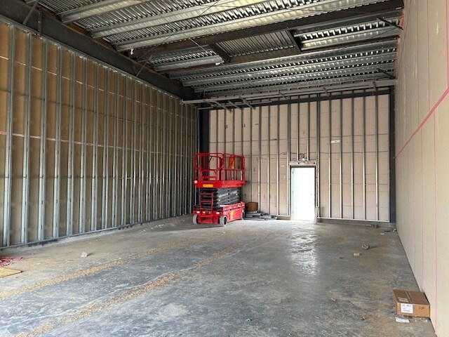 More Photos Of 2411 Jacaman Rd, Laredo Storefront For Lease
