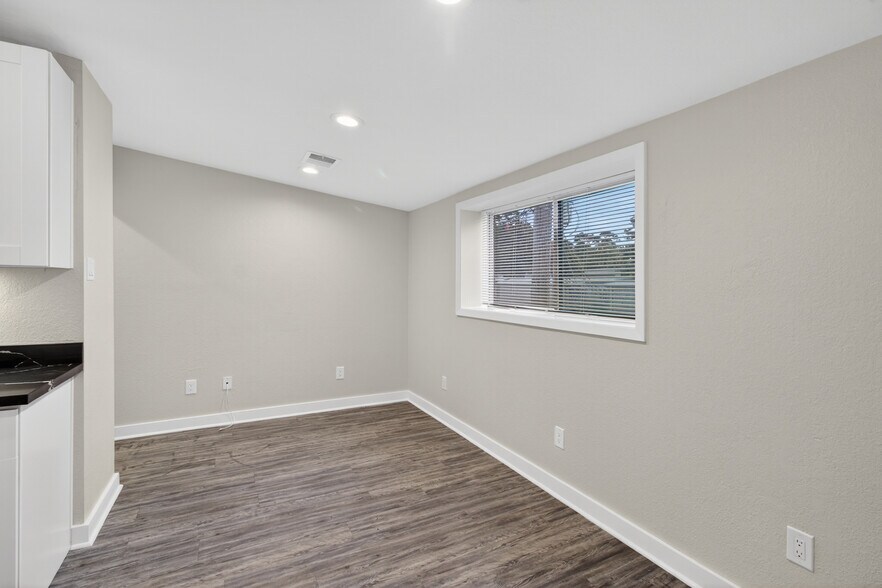 More Photos Of 2227 Golden Rd, Spring Warehouse For Lease