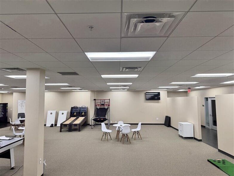 More Photos Of 4090 Mapleshade Ln, Plano Medical For Lease