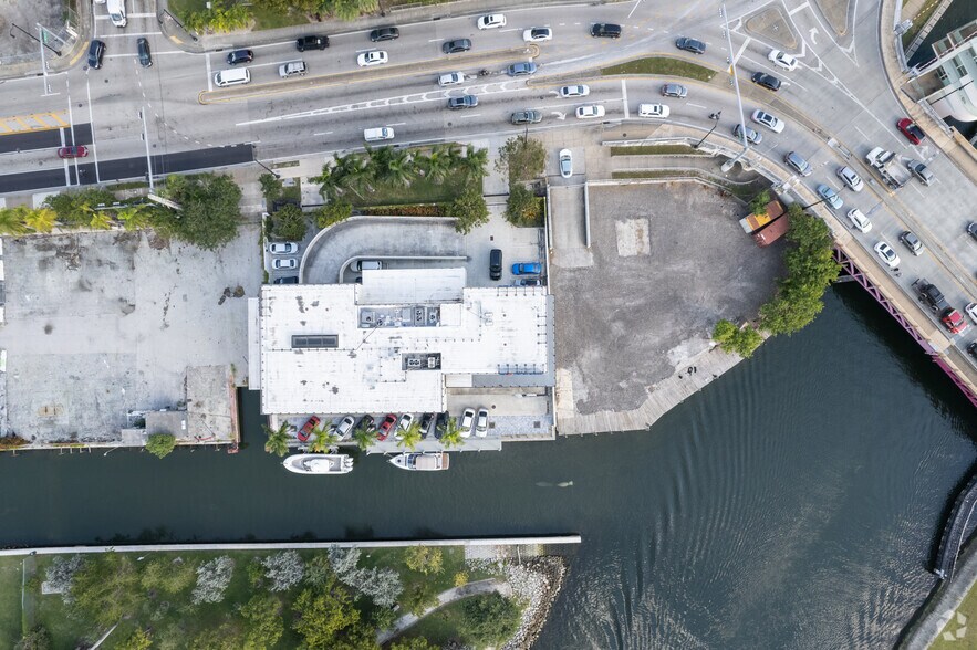 More Photos Of 528 NW 7th Ave, Miami Office For Sale