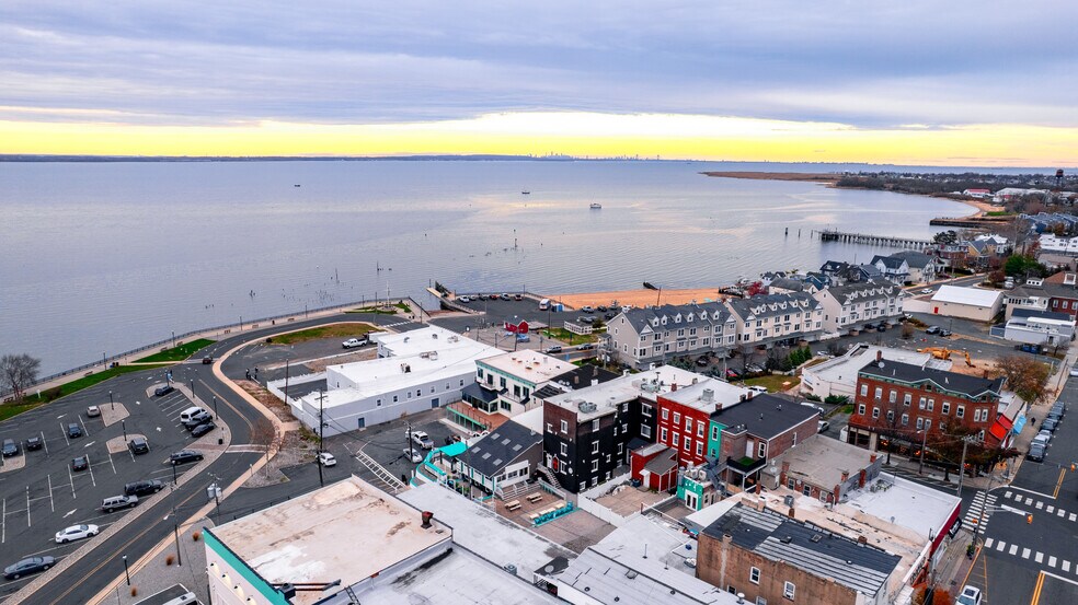 More Photos Of 32 Broad St, Keyport Bar For Sale