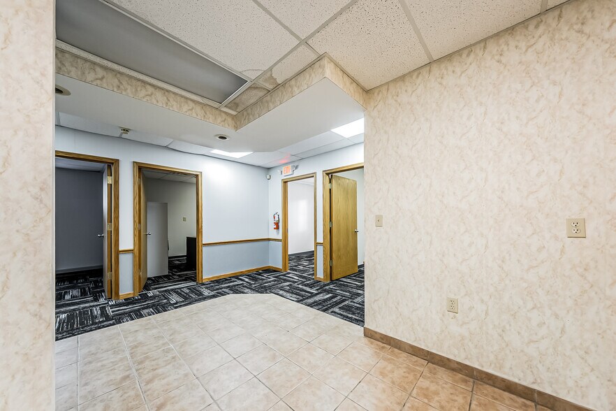 More Photos Of 4259 Lake Rd, Lorain Office For Sale