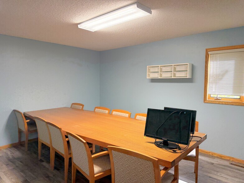 More Photos Of 14387 Edgewood Dr, Baxter Office For Lease