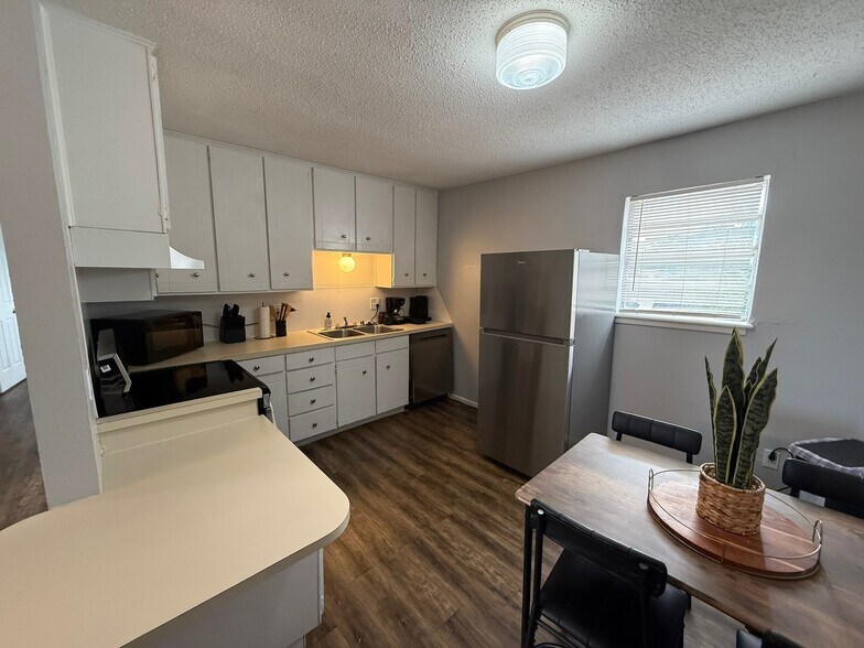 More Photos Of 7410 Quaker Ave, Lubbock Apartments For Sale