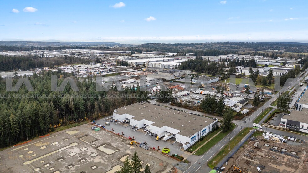 More Photos Of 3170 194 St, Surrey Showroom For Sale