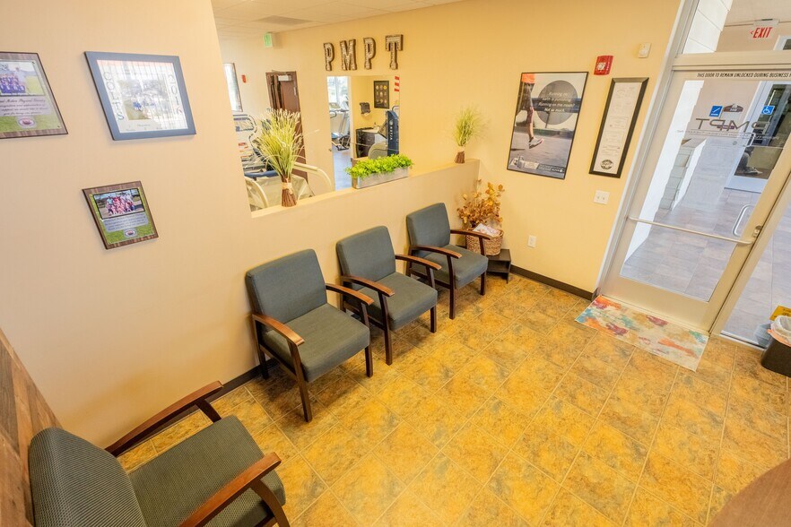 More Photos Of 28975 Front St, Temecula Medical For Sale