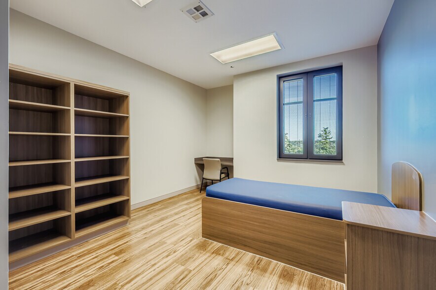 More Photos Of 40 Timberline Dr, Lemont Rehabilitation Center For Lease