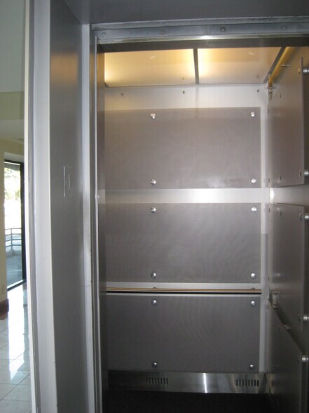 More Photos Of 3599 Cahuenga Blvd W, Los Angeles Office For Lease