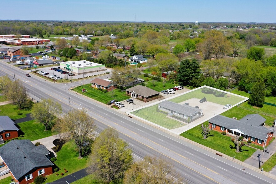 More Photos Of 804 S Broadway St, Portland Office For Lease