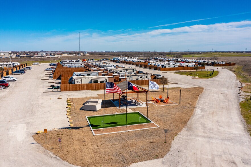 More Photos Of 4706 George Owens Rd, Ponder Trailer Camper Park For Sale