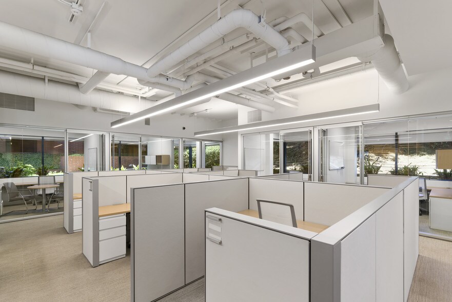 More Photos Of 2220 N University Dr, Newport Beach Office For Lease