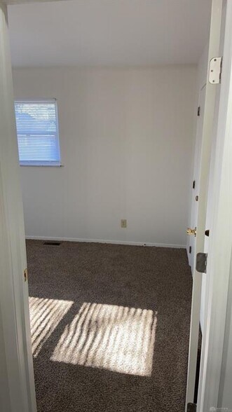 More Photos Of 3214 Illinois Ave, Middletown Apartments For Sale