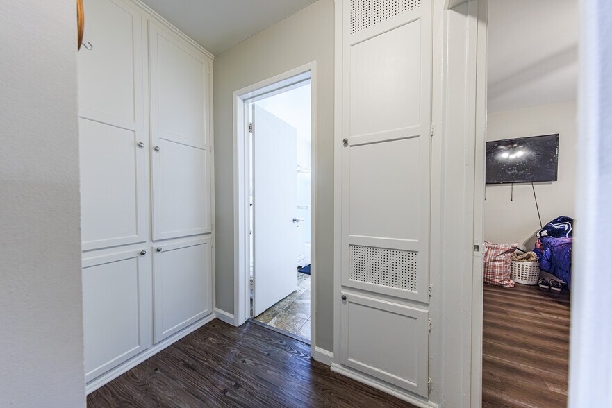 More Photos Of 650 W Wilson Ave, Glendale Apartments For Sale