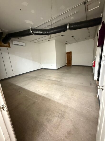 More Photos Of 2013 Ridgecrest Dr, Albuquerque Storefront Retail Office For Sale