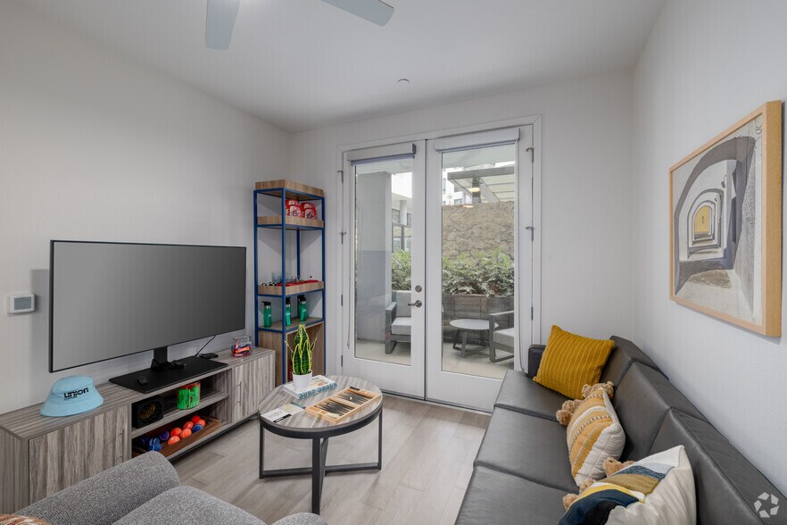 More Photos Of 4520 Alvarado Canyon Rd, San Diego Apartments For Lease