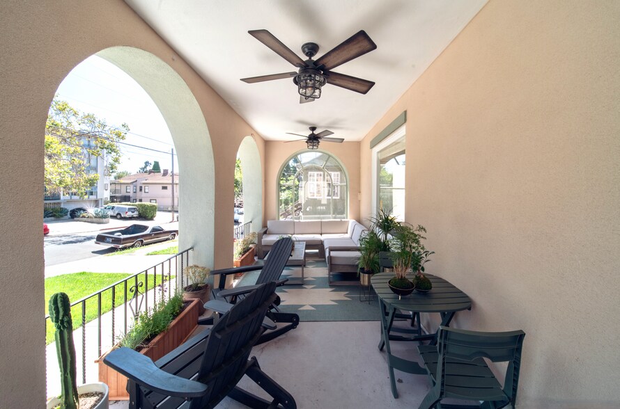 More Photos Of 435 Vernon St, Oakland Specialty For Sale