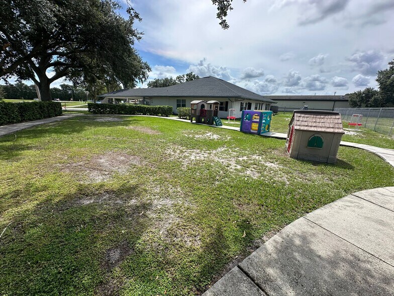 More Photos Of 90 S Doverplum Ave, Kissimmee Schools For Lease
