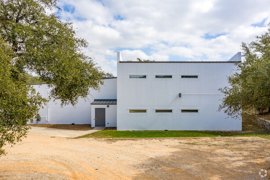 More Photos Of 120 Chula Vis, San Antonio Office For Sale