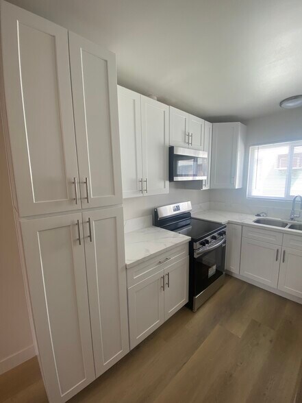 More Photos Of 3617 W 60th, Los Angeles Apartments For Sale