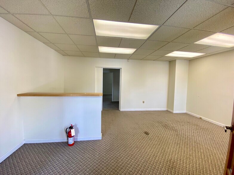 More Photos Of 402 S White Horse Pike, Audubon Office For Sale