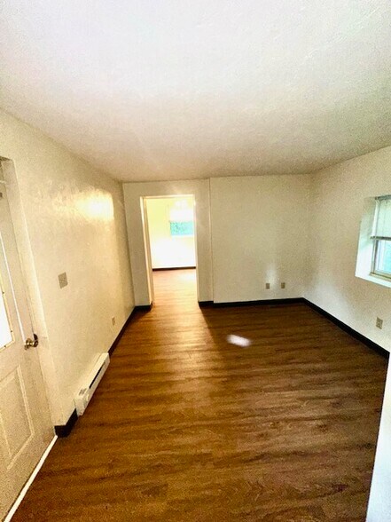 More Photos Of 862 Iron Ridge Rd, Spring Grove Apartments For Sale