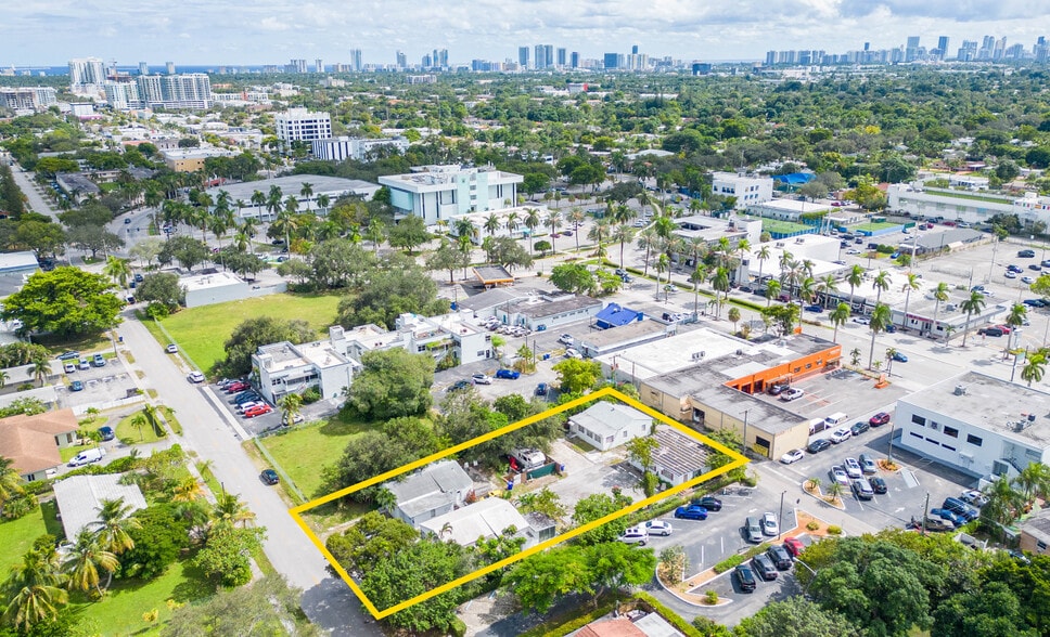 More Photos Of 2704-2710 Polk St, Hollywood Apartments For Sale
