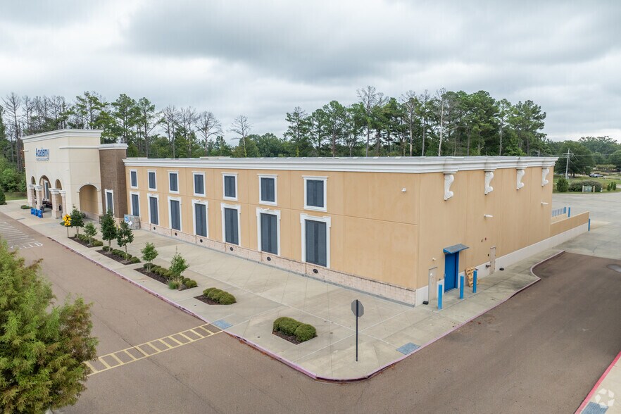 More Photos Of 1951 Main St, Madison General Retail For Sale