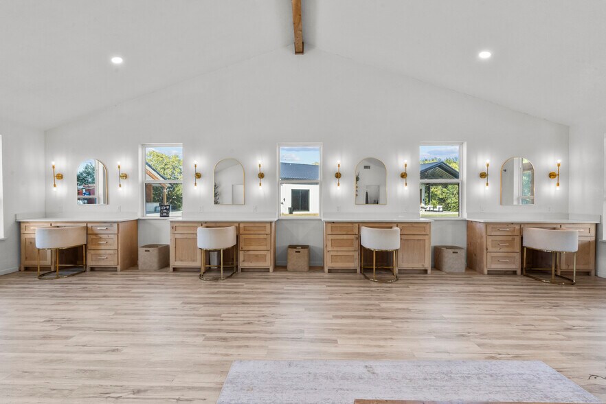 More Photos Of 9016 Private Road 2329, Terrell Lodge Meeting Hall For Sale
