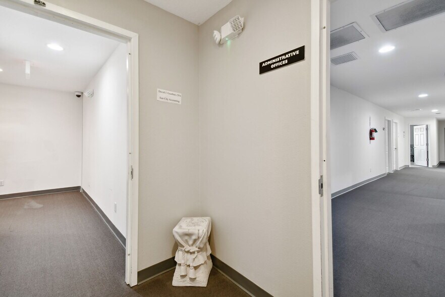 More Photos Of 772 Cortaro Dr, Sun City Center Medical For Sale