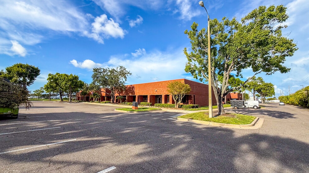 More Photos Of 4900 Creekside Dr, Clearwater Unknown For Lease