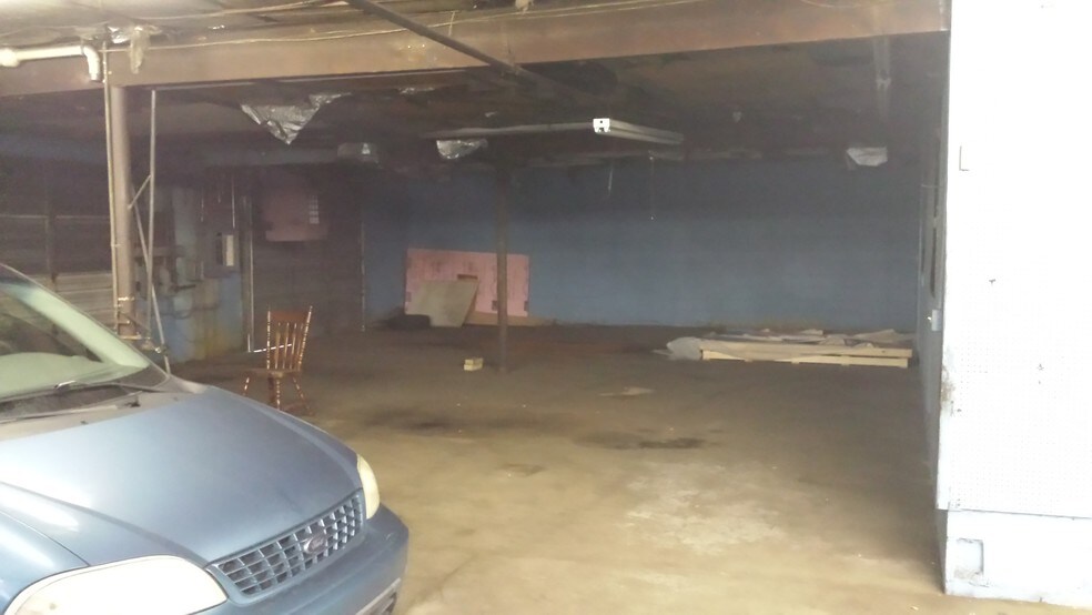 More Photos Of 124 N 2nd St, Terre Haute Warehouse For Lease