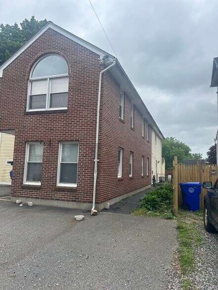 More Photos Of 50 King St, Torrington Office For Sale