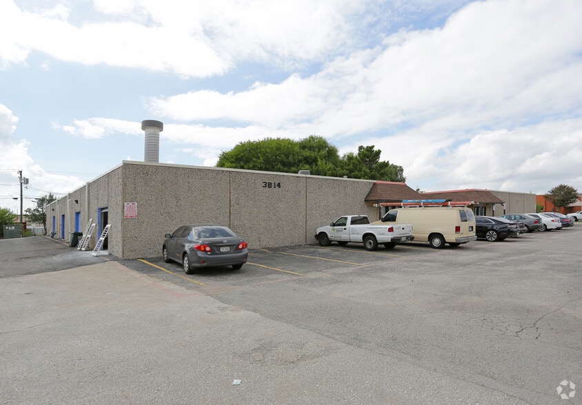 Primary Photo Of 3814 Marquis Dr, Garland Light Manufacturing For Lease
