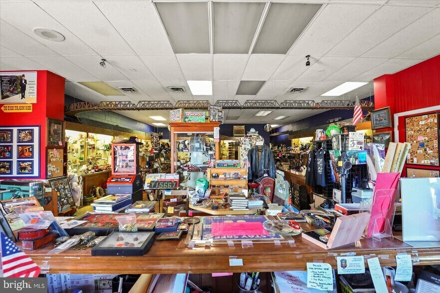 More Photos Of 425 Steinwehr Ave, Gettysburg Storefront Retail Office For Sale