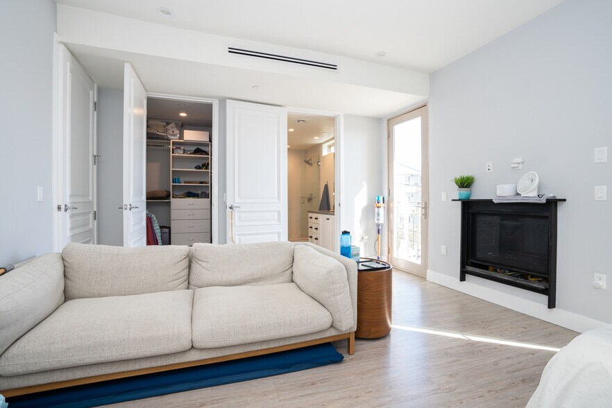 More Photos Of 8520 Whitworth Dr, Los Angeles Apartments For Sale