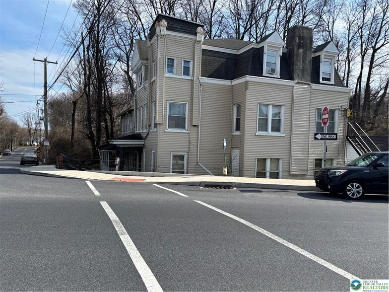 More Photos Of 2102 S Lehigh Ave, Whitehall Apartments For Sale