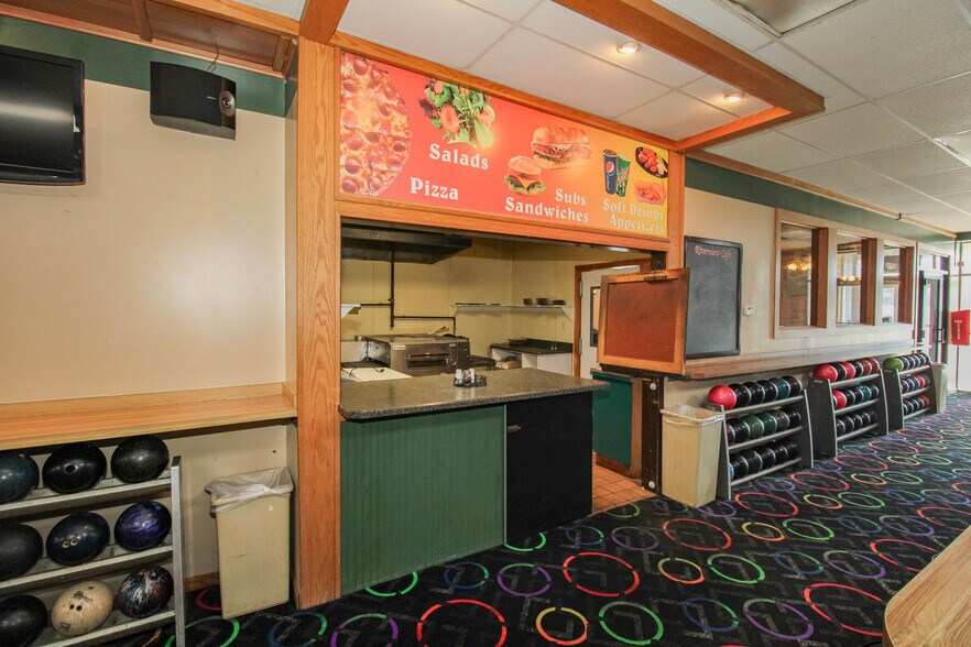 More Photos Of 125 Main St, Huron Bowling Alley For Sale