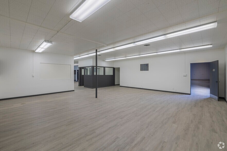 More Photos Of 1680 14th St, Oakland Warehouse For Sale