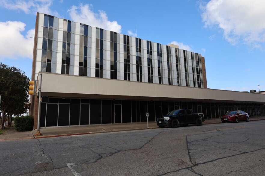 More Photos Of 710-724 Buffalo St, Corpus Christi Office For Lease