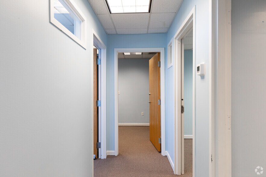 More Photos Of 10 Langley Rd, Newton Office For Sale