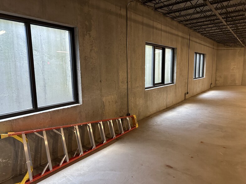 More Photos Of 19201 LaGrange Rd, Mokena Office For Lease