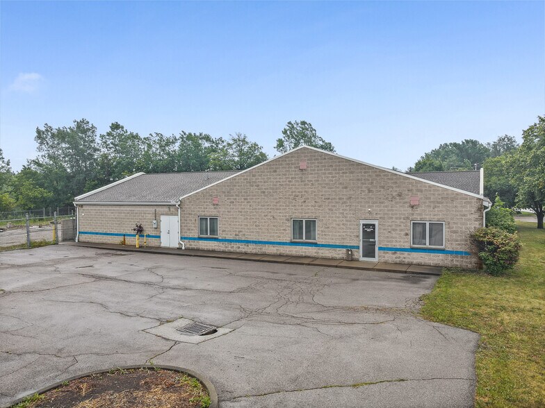 More Photos Of 37401 Stevens Blvd, Willoughby Flex For Lease