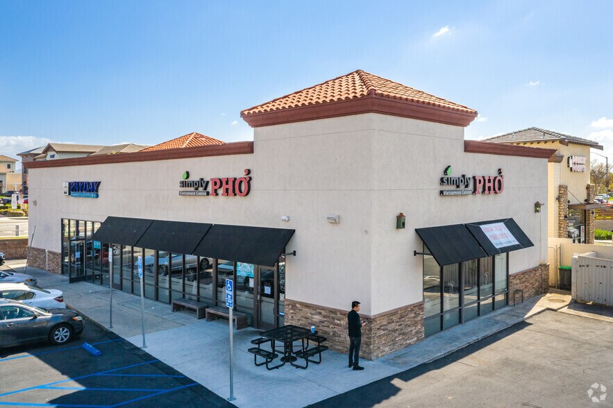 More Photos Of 23815-23831 El Toro Rd, Lake Forest Storefront For Lease