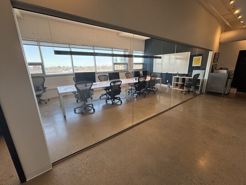 More Photos Of 90 Rue Beaubien O, Montréal Loft Creative Space For Lease