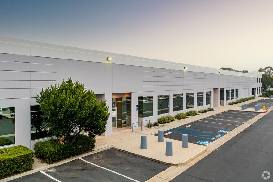 More Photos Of 20512 Crescent Bay Dr, Lake Forest Warehouse For Lease