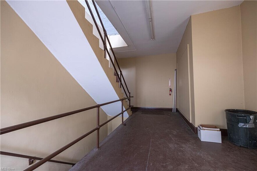 More Photos Of 1439 Sunset Blvd, Steubenville Light Manufacturing For Sale